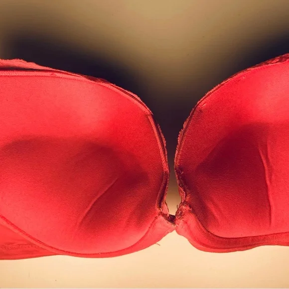 Elegant vibrant pink Push-Up Bra with lace accents - Picture 2 of 2